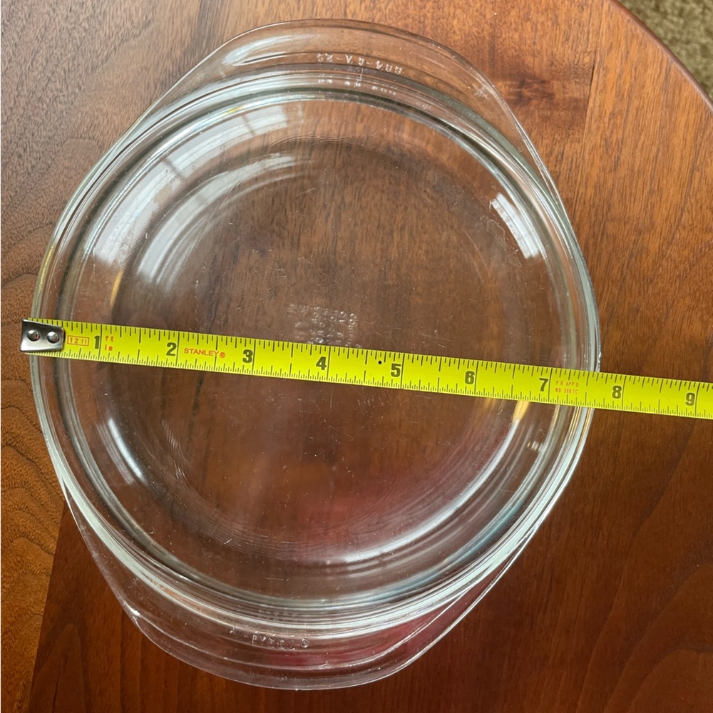 Vintage PYREX Clear Glass Round Baking Dish with Lid - Picture 8 of 8
